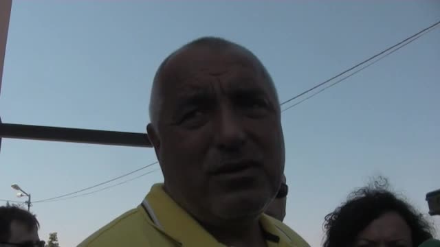 Борисов благодари на военни, пожарникари и доброволци в Рила