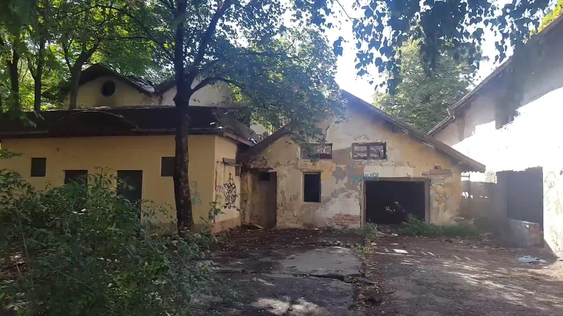 Опасни сгради в центъра на София