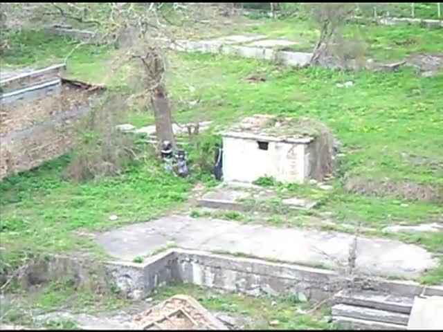 Цигани крадат от бивше военно поделение