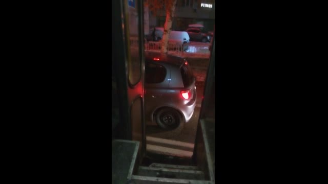 Автобус с отворени врати