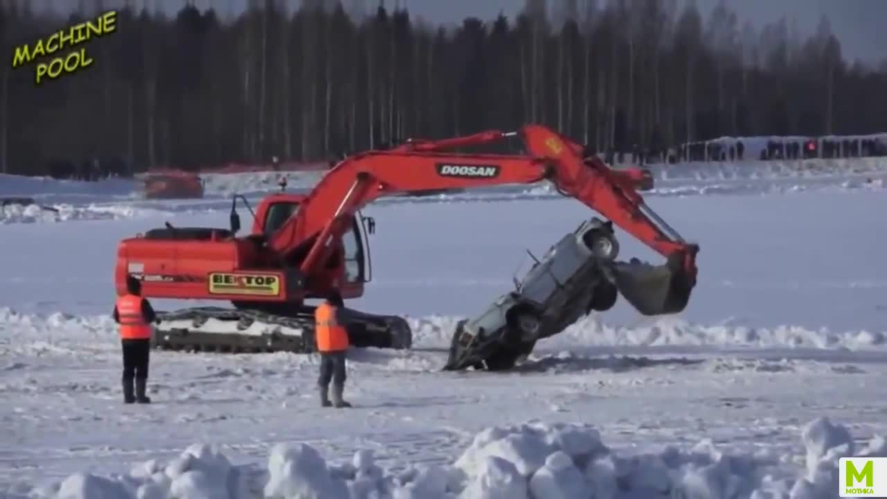Когато вбесиш руски багерист...