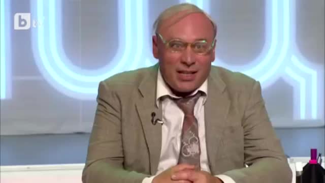 Комиците - 100 Кила Подсказва На Ахилесов На Изпит При Тазобедрев