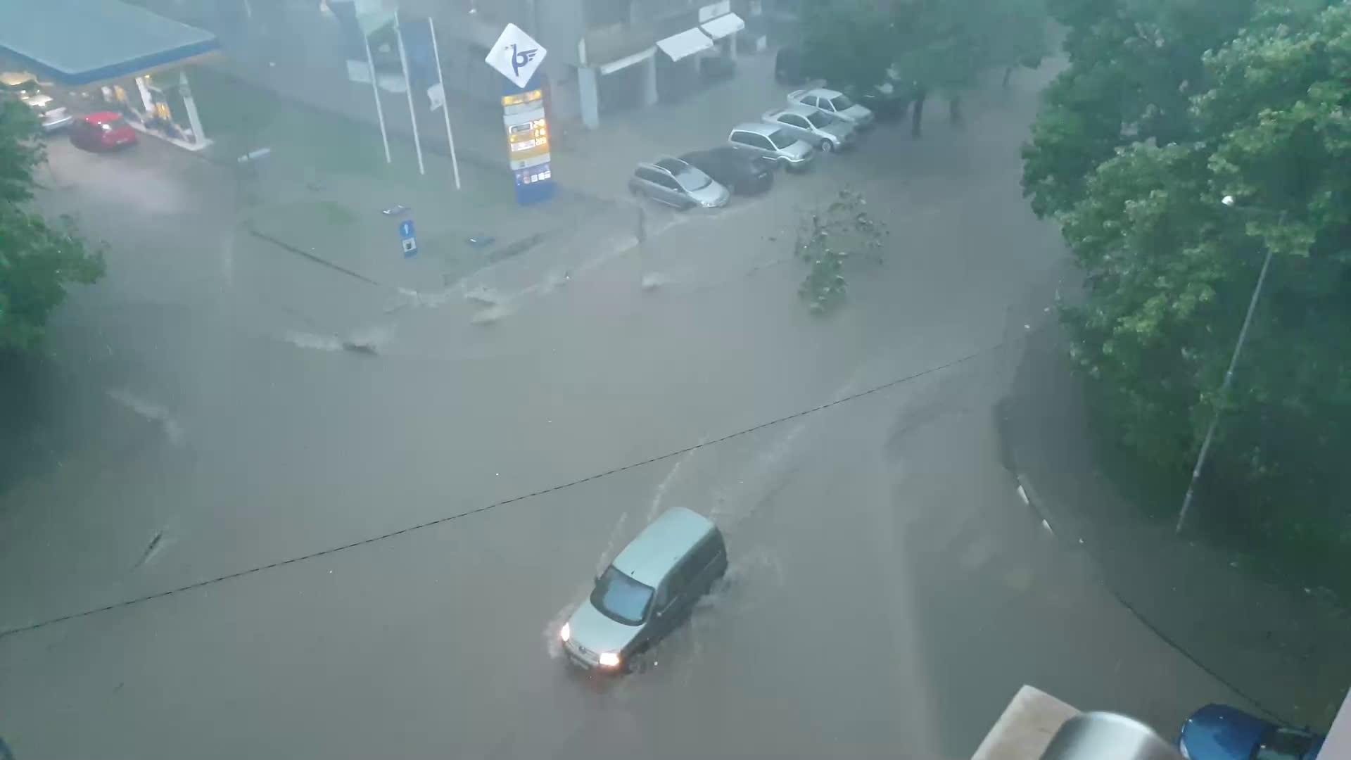 Потоп и дървета по пътя Стара Загора