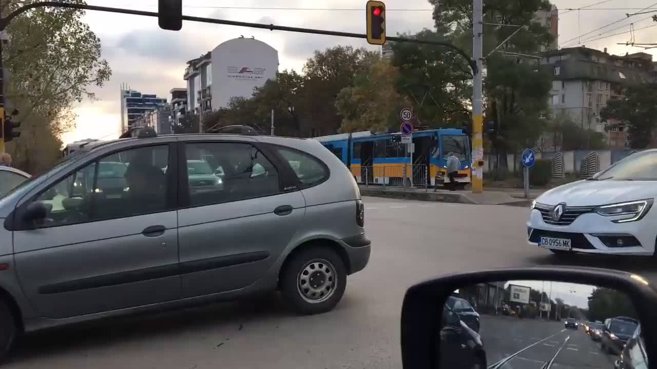 Каране в насрещно платно