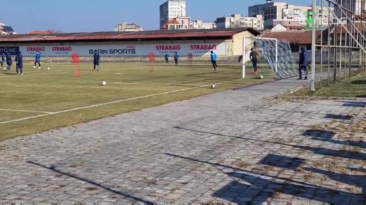 Левски тренира без Илиян Стефанов