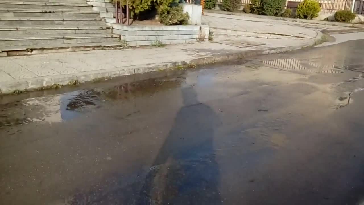 Теч в столичен квартал