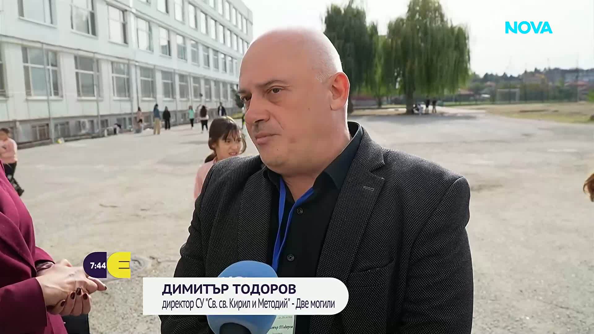 С униформи и значки: Третокласници влизат в ролята на полицаи