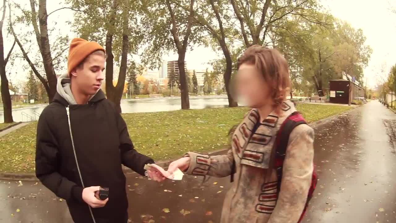 Подстригване на коса за пари - Русия