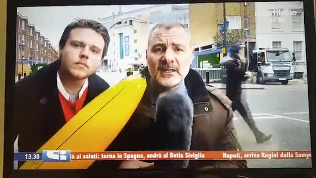Трол в репортаж на италианска телевизия от Лондон