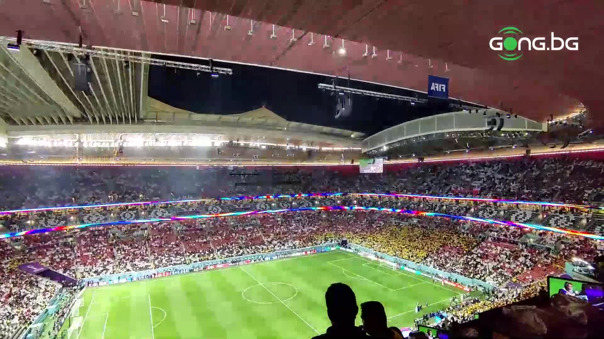 Светлинно и музикално шоу за феновете преди откриването на Катар 2022