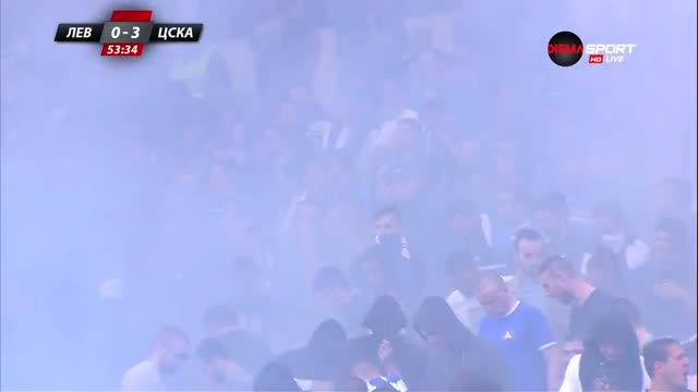 Факли в синьо след третия гол на ЦСКА