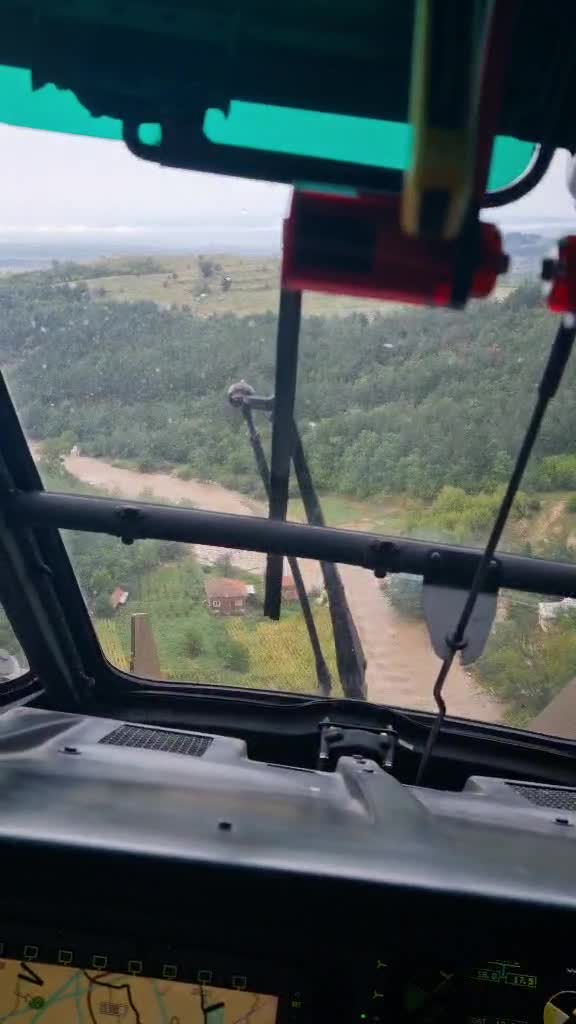 Наводнението в Карловско, заснето от хеликоптер
