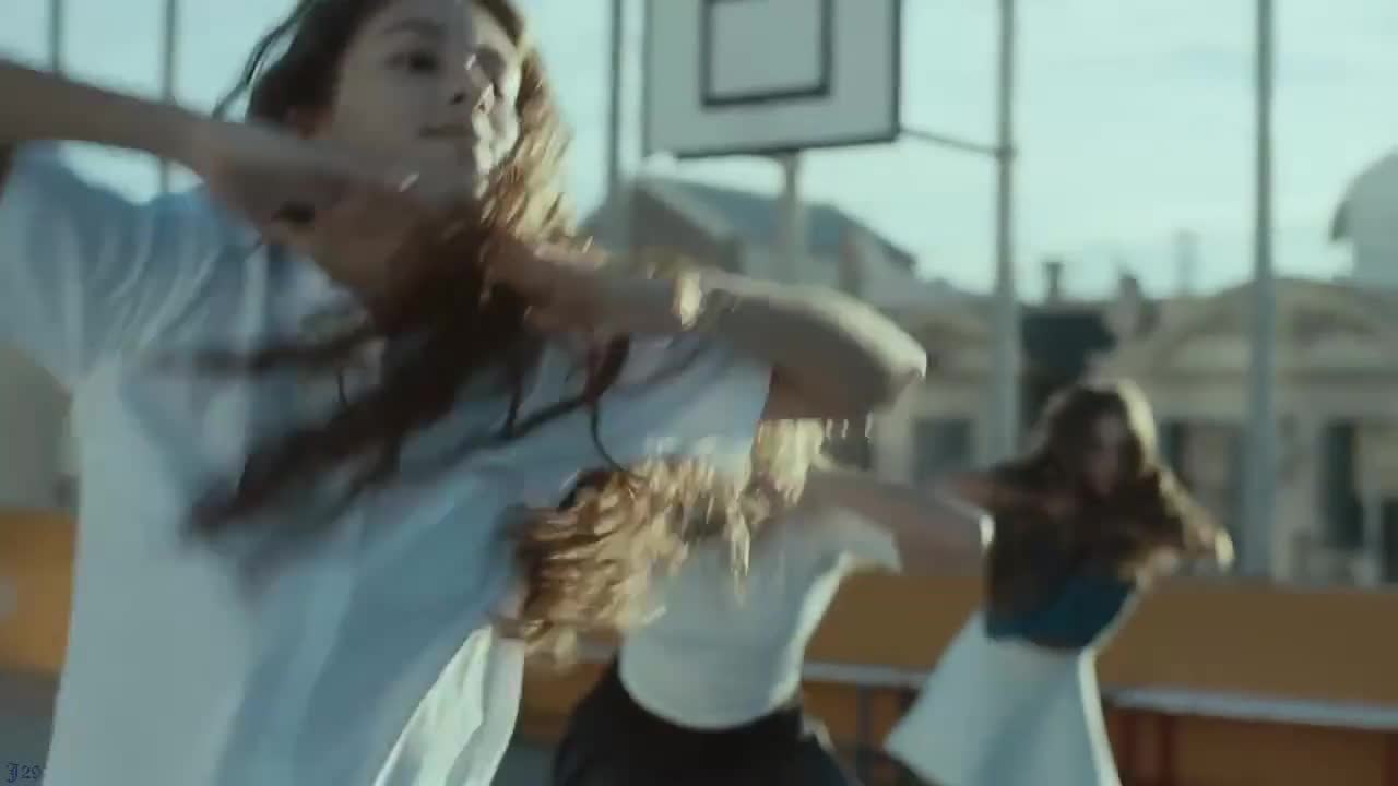 Yall ft. Gabriela Richardson - Hundred Miles ( Официално Видео )
