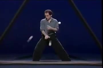 Невероятно шоу с топки и триъгълник 