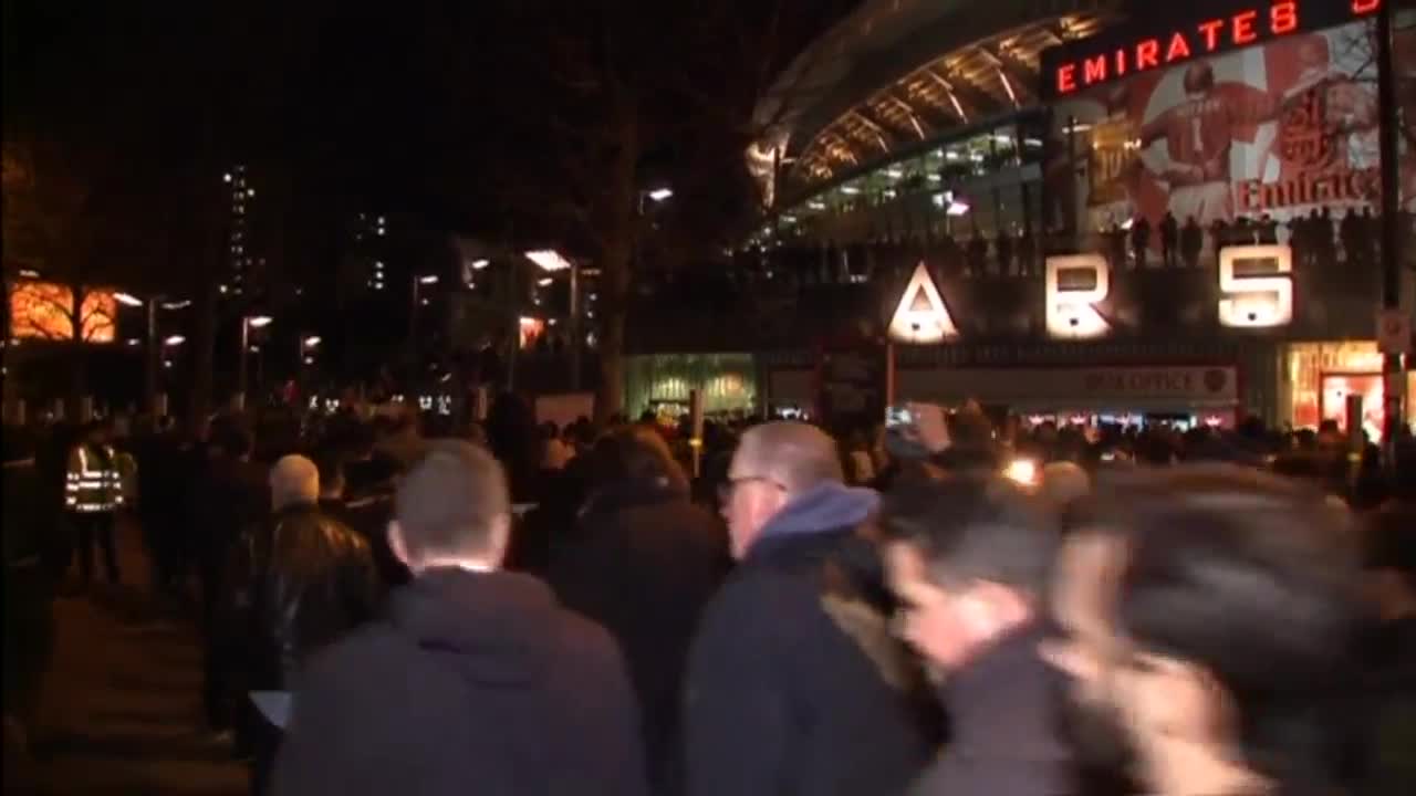 Шествие и протест срещу Венгер преди Арсенал-Байерн