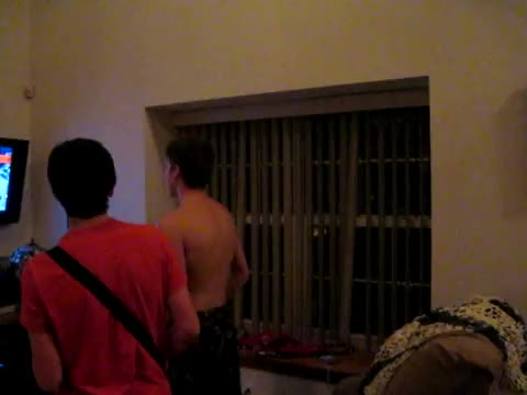 Лигльото играе на игра с брат си и побеснява :d:d:d:d:
