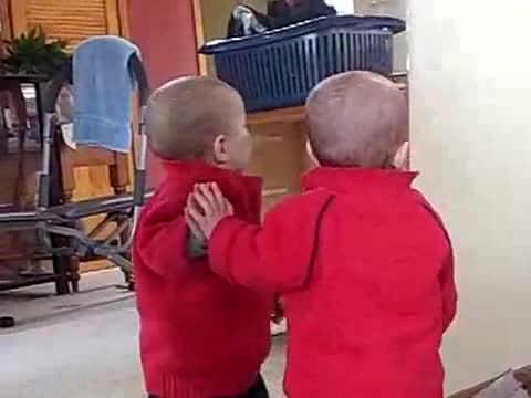 Как да познаете дали бебето ви е г*й :) 