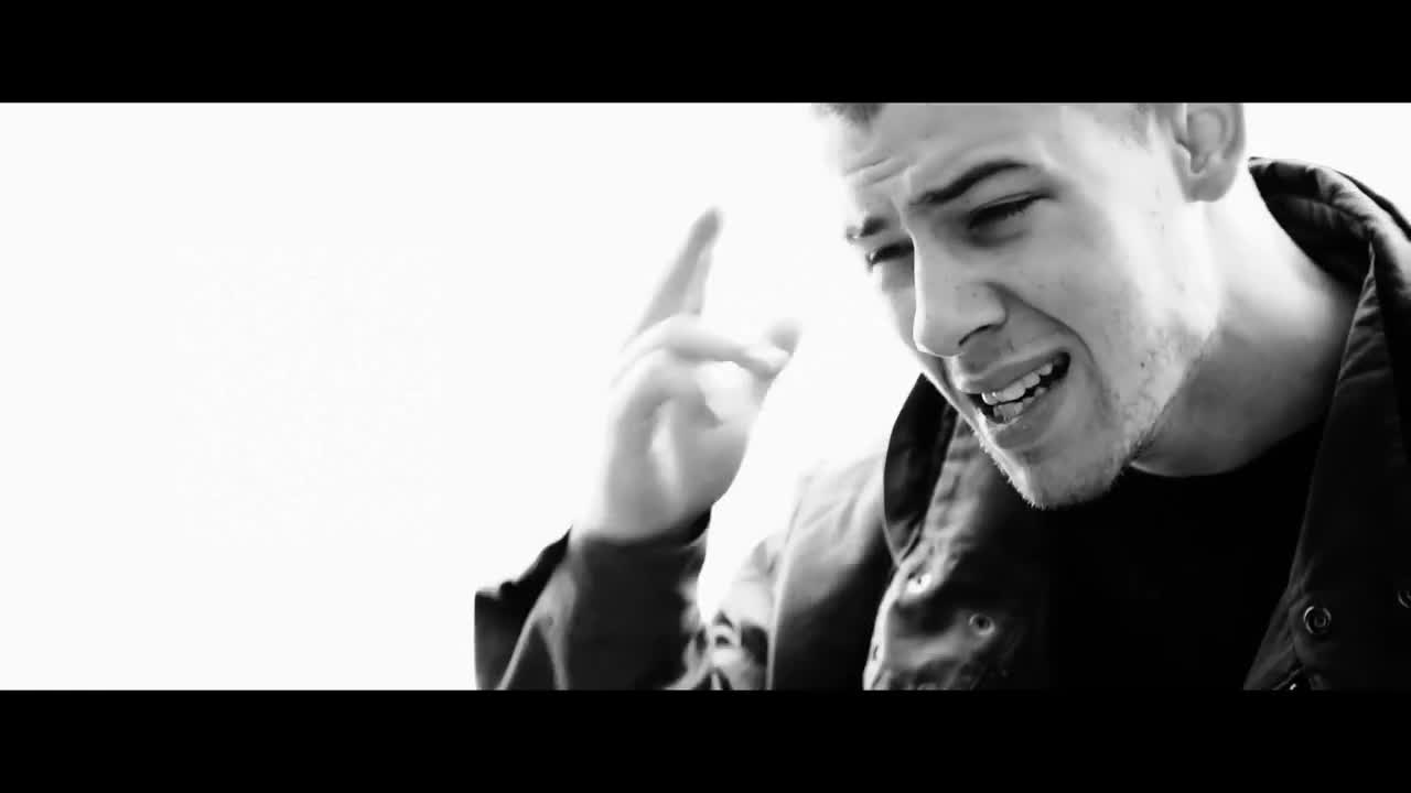 Премиера 2015** Nick Jonas - Area Code ( Официално Видео) превод & текст