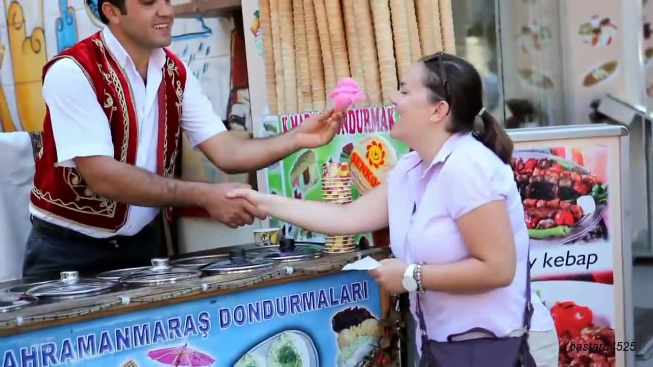 Забавни шеги с турски сладолед Дондурма - мега компилация
