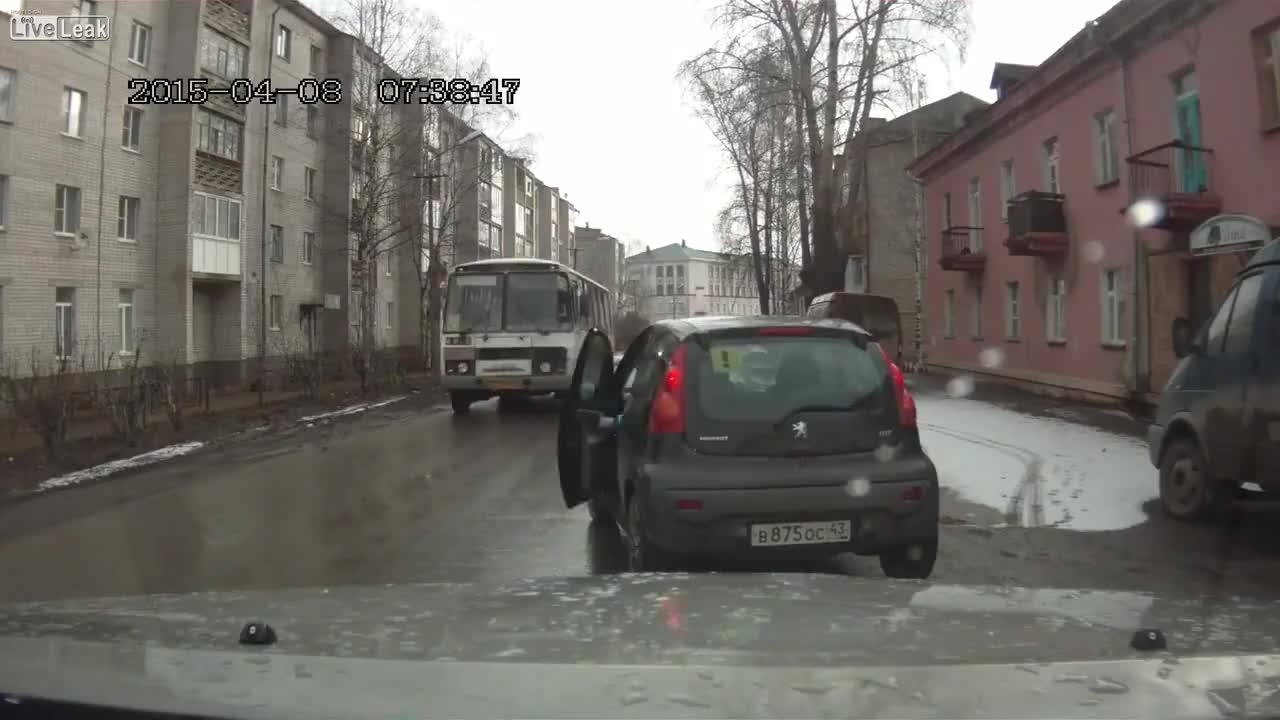 Да изтървеш детето си докато шофираш