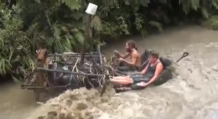 Такова 4x4 не сте виждали никога! Това нещо няма спирачка а?