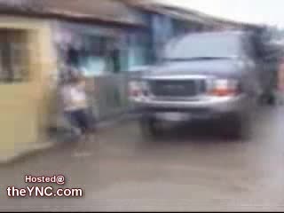 Жена Бие Мъж с Тупалка