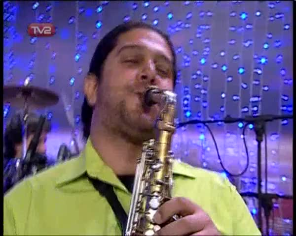 Милко Калайджиев - Боксувай На Място - На живо в Шоуто на Азис 07.11.2008