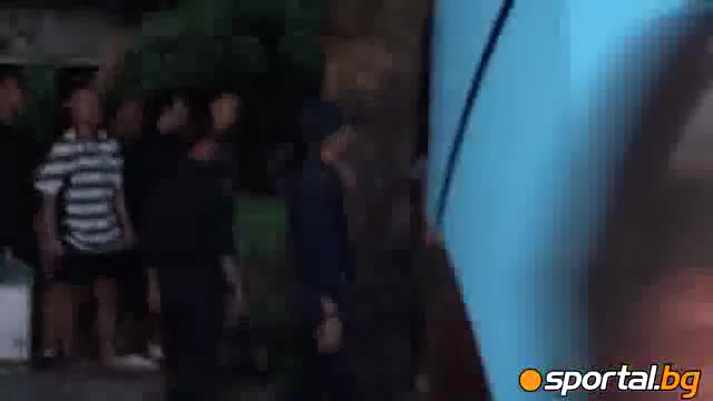Изпратиха Левски с псувни и Обиди