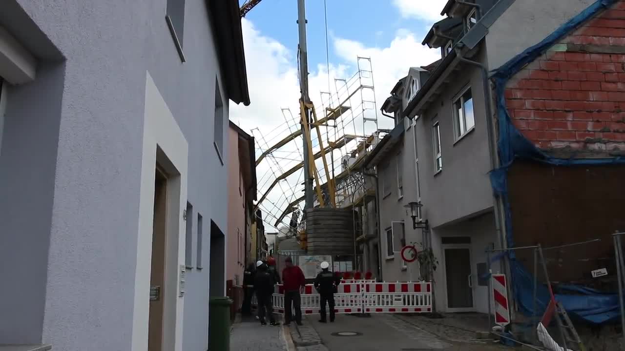 Germany: Scaffolding crashes into building in Ludwigsburg as gale-force winds hit Germany
