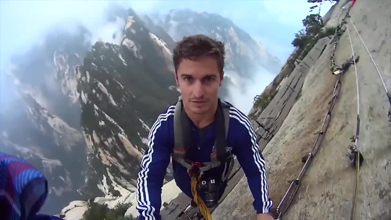 Опасна разходка в планината Хуашан - Китай