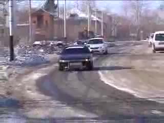 Този Не Го Слуша Главата Дрифтира На Полицай 