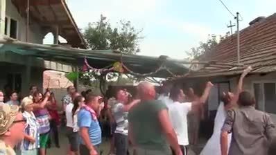 Сватба да ти види окото..