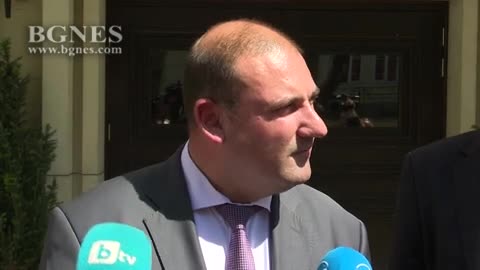 Задържаха полицай за побоя над младеж със счупена челюст на плажа