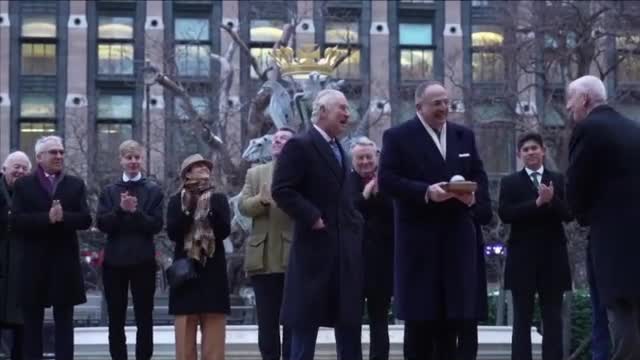 Чарлз III на възпоменателна церемония в чест на Елизабет II в британския парламент