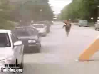 Супер! Кран изпуска товар ву кола - краниста бяга