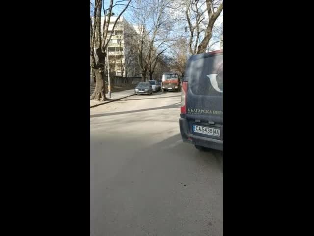 "Моята новина": Майка с количка в ж.к. "Илинден" в София