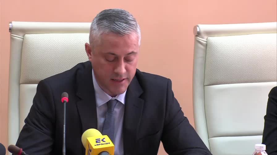 Лукарски: Спазваме сроковете, не сме в забава