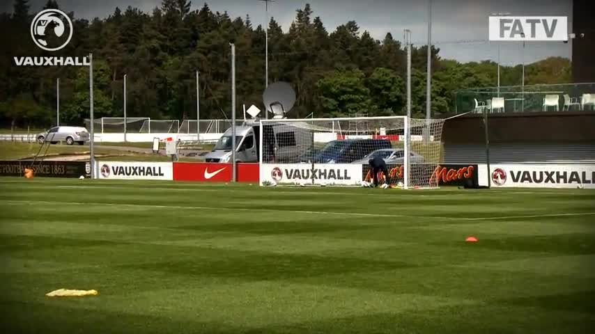 Лампард вкара от центъра на тренировка !