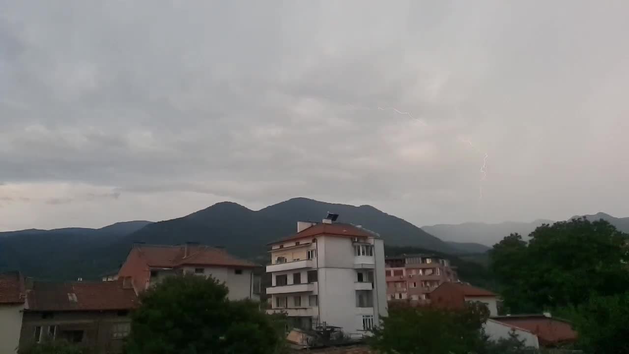 Гръмотевица над гр. Гоце Делчев