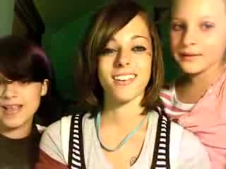 [Смях!][Може Ли Малко По-Силно?] Момичета "Пеят" I Kiss A Girl На Katy Perry Xd