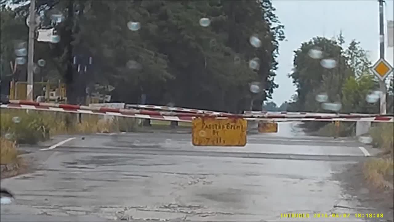 Бариера с работно време...