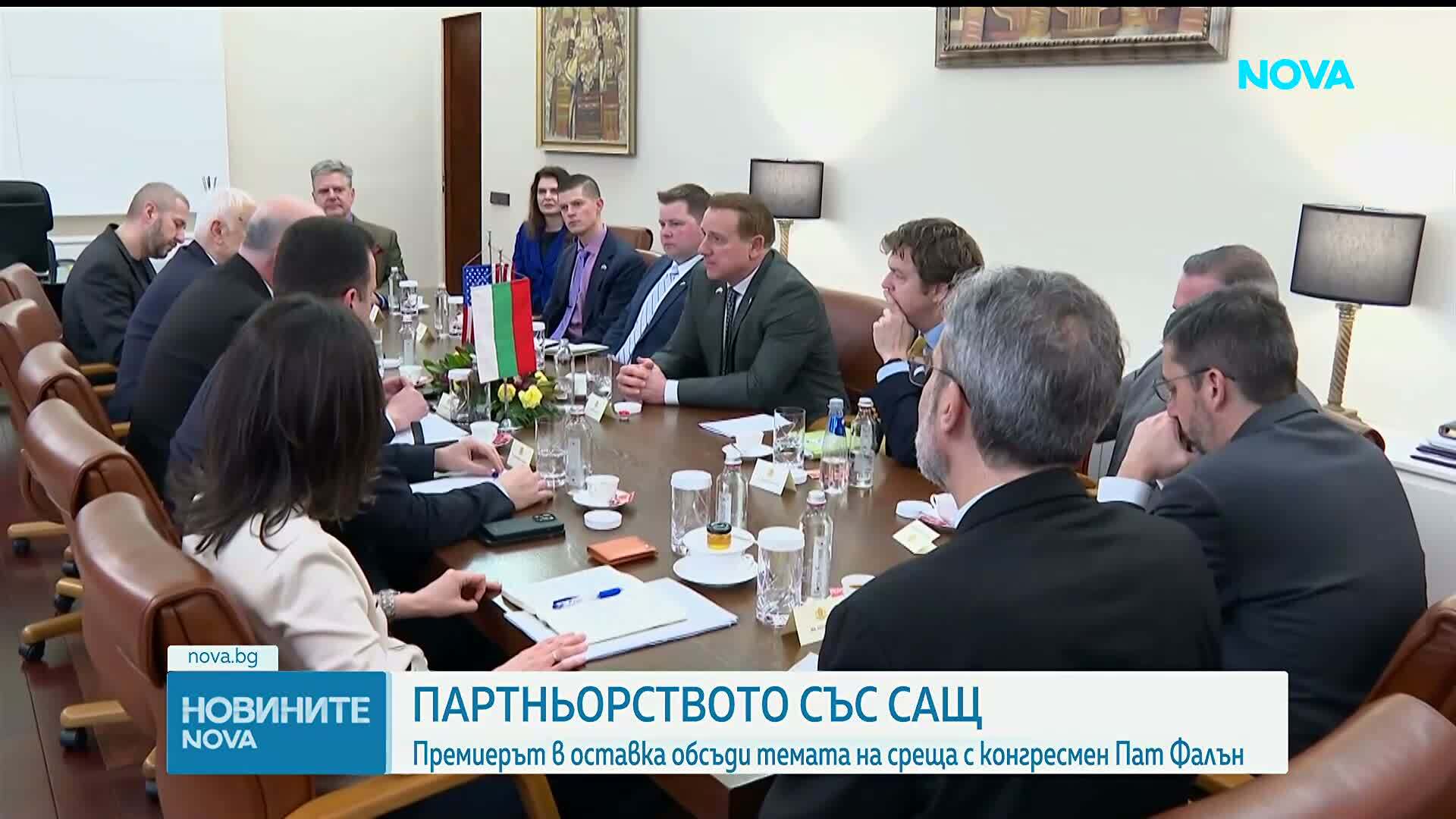 Желязков разговаря с конгресмена в Камарата на представителите на САЩ Пат Фалън