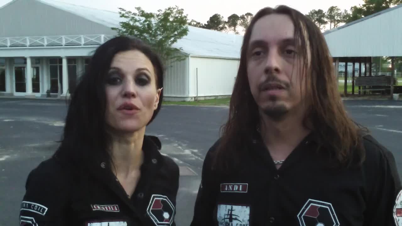 Lacuna Coil поздравяват потребителите на Vbox преди Loud Festival 2012