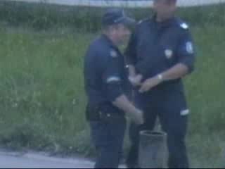 Полицаи Си Делят Печалбата От Деня Хаха