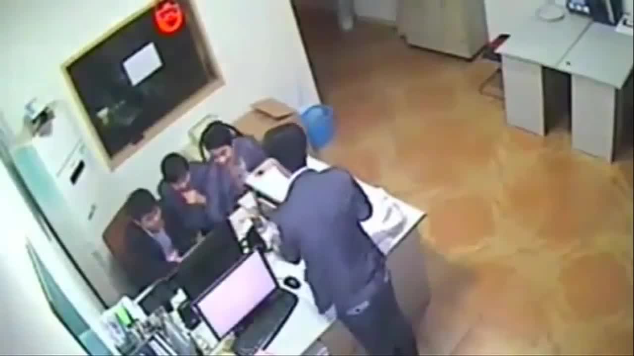 Какво според вас не е наред с тази запалка?