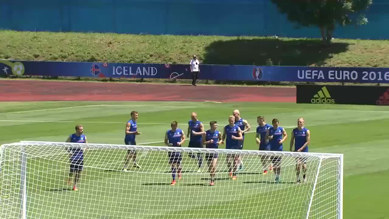 Исландия с лека тренировка след успеха над Австрия