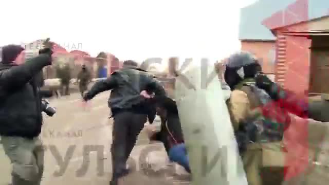 Циганки се биха с руски спецчасти
