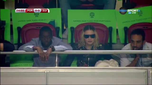 Поп дивата Мадона на мача Португалия - Швейцария