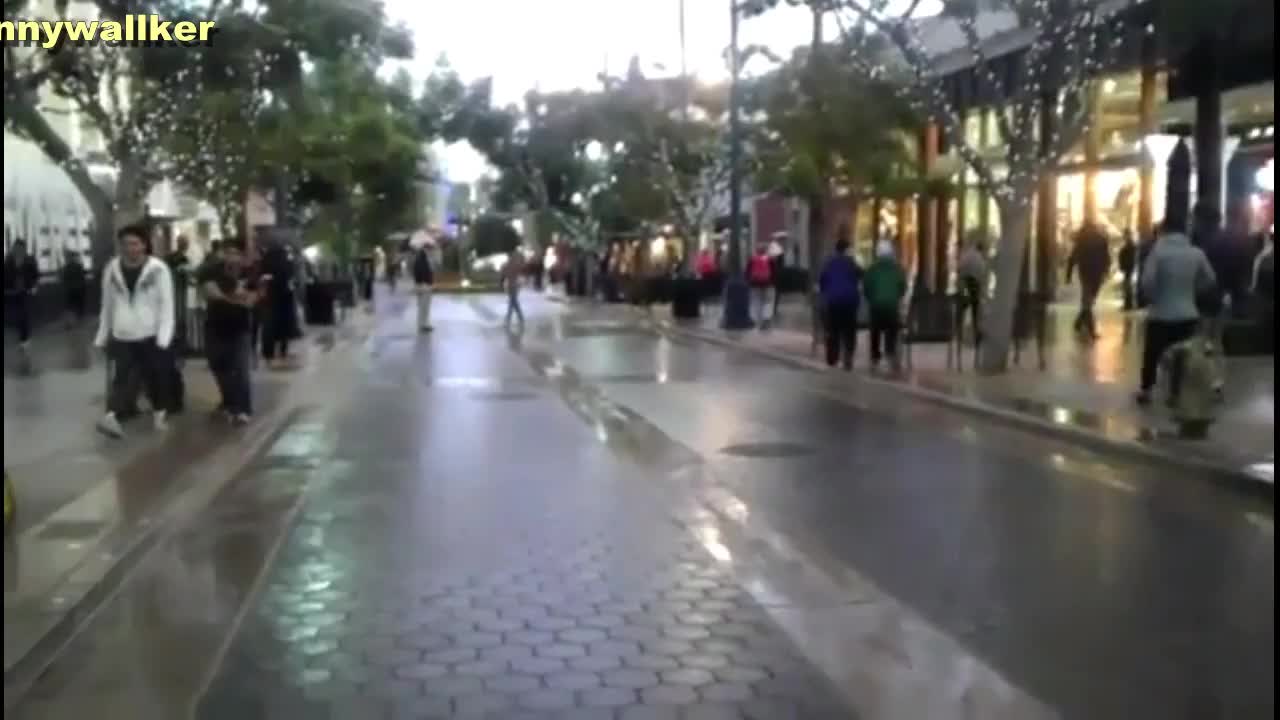 Лунната походка в стил супермен!