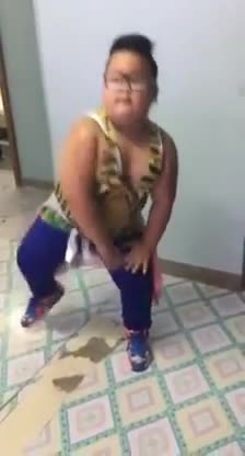 Малко филипинче разби всички с танците си!
